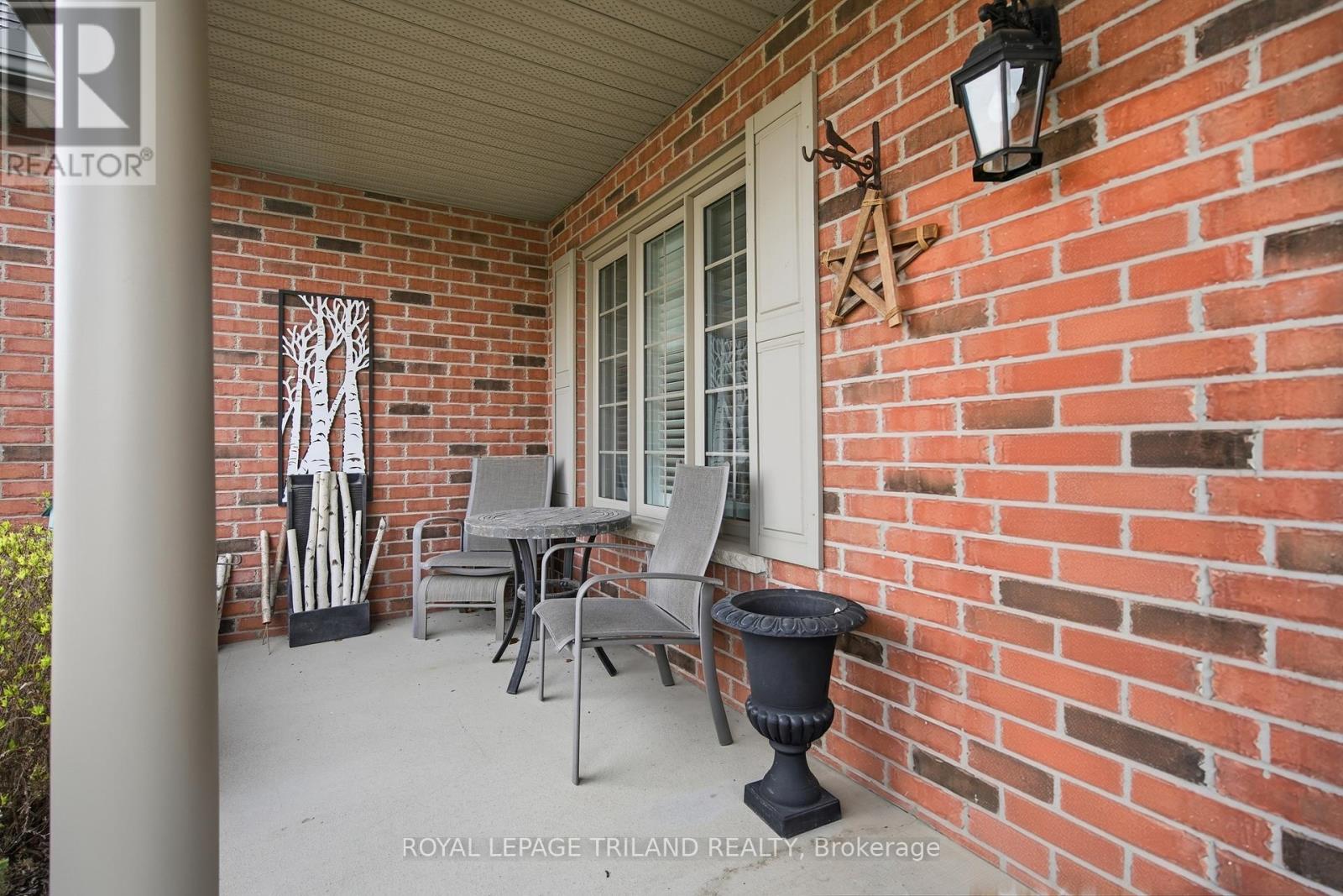 32 Wingreen Lane, Middlesex Centre, Ontario  N0L 1R0 - Photo 3 - X13430122