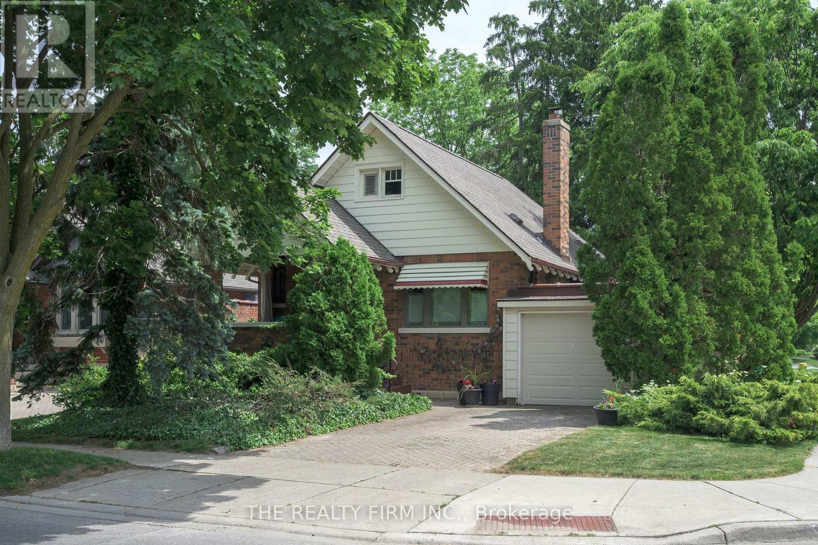 252 Edward Street, London South, Ontario  N6C 3J6 - Photo 1 - X13430124