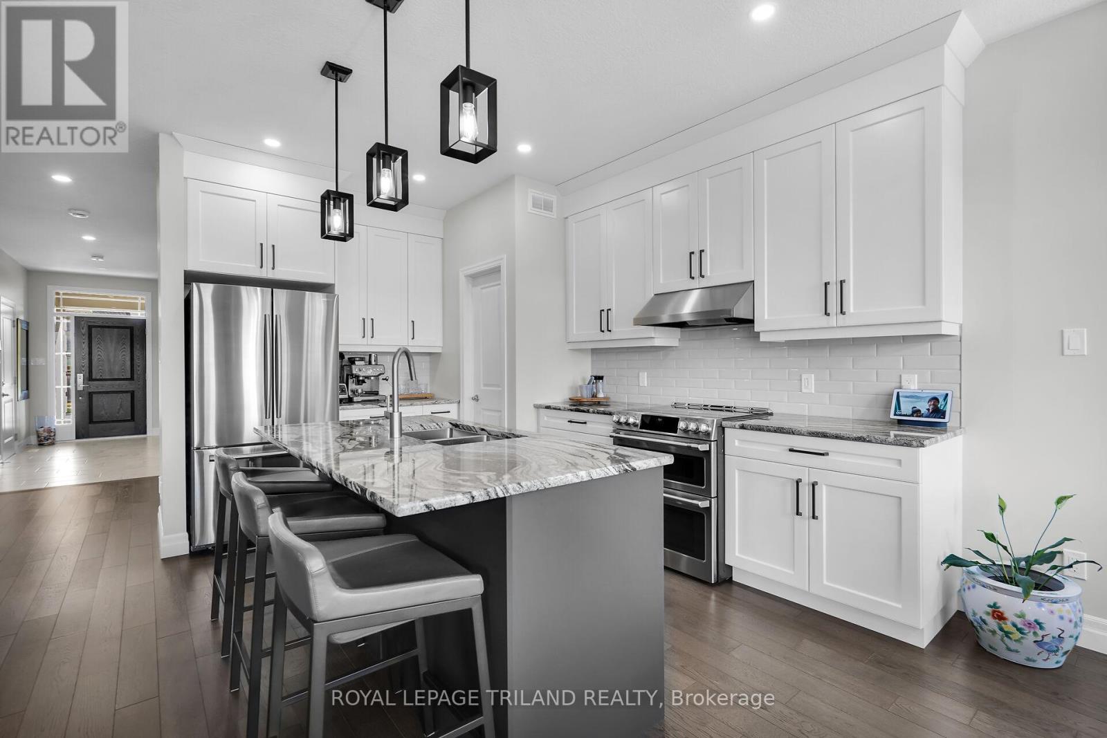 95 Brooker Trail, Thames Centre, Ontario  N0M 2P0 - Photo 11 - X13430144