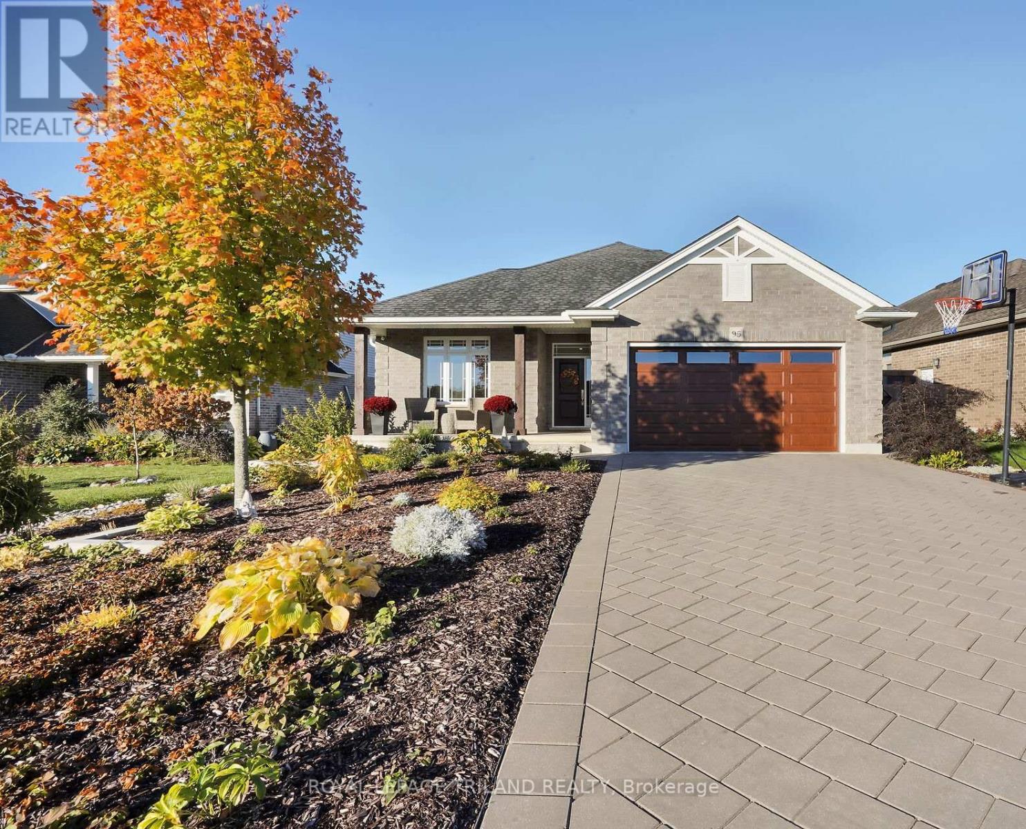 95 Brooker Trail, Thames Centre, Ontario  N0M 2P0 - Photo 2 - X13430144