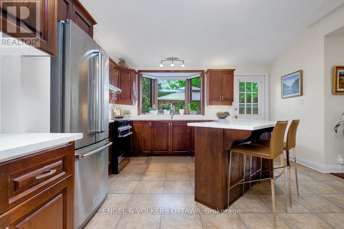 10 Rock Avenue, Ottawa, Ontario  K1M 1A6 - Photo 15 - X13430074
