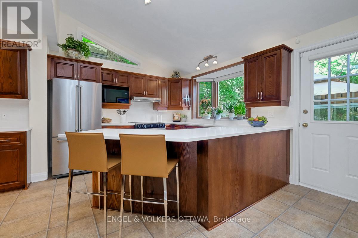 10 Rock Avenue, Ottawa, Ontario  K1M 1A6 - Photo 16 - X13430074