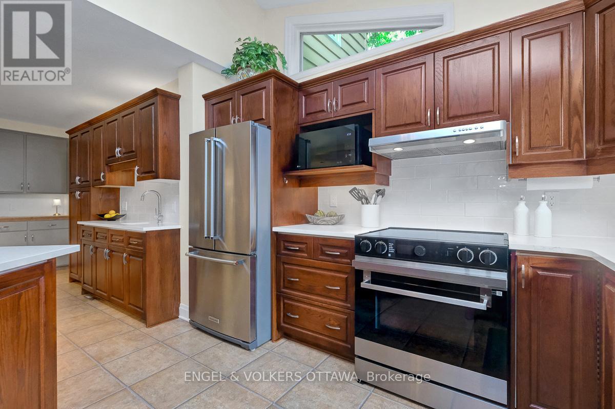 10 Rock Avenue, Ottawa, Ontario  K1M 1A6 - Photo 17 - X13430074
