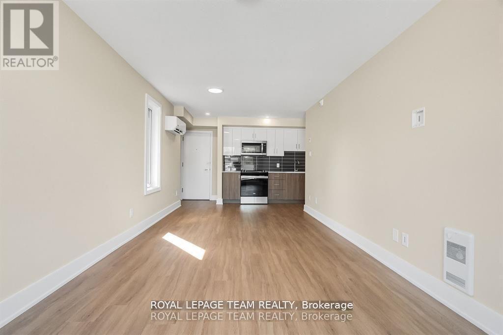 2 - 366 Winona Avenue, Ottawa, Ontario  K1Z 5H7 - Photo 4 - X13430234