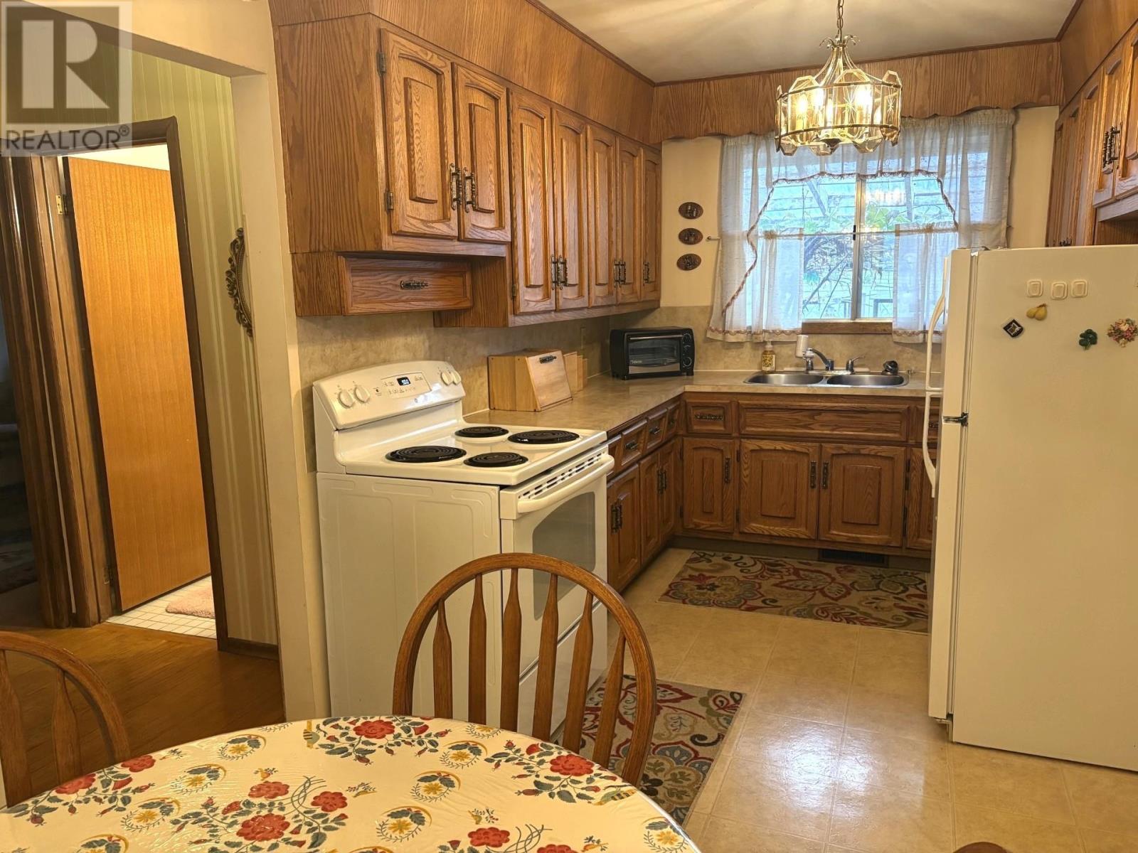 518 Edward St N, Thunder Bay, Ontario  P7C 4P9 - Photo 6 - TB2601451