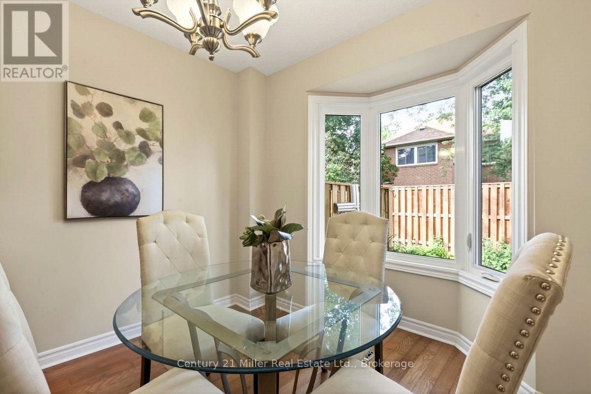 19 - 2006 Glenada Crescent, Oakville, Ontario  L6H 5R9 - Photo 10 - W13430198