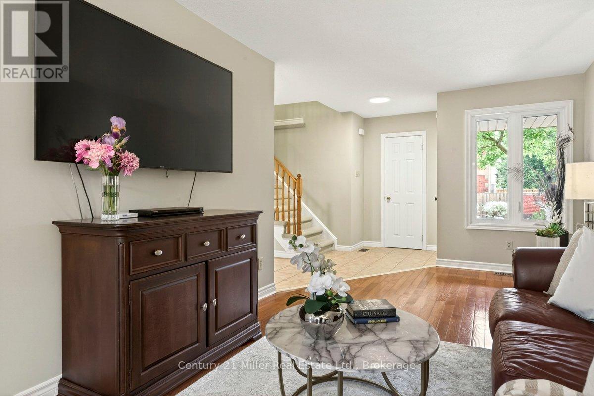 19 - 2006 Glenada Crescent, Oakville, Ontario  L6H 5R9 - Photo 11 - W13430198