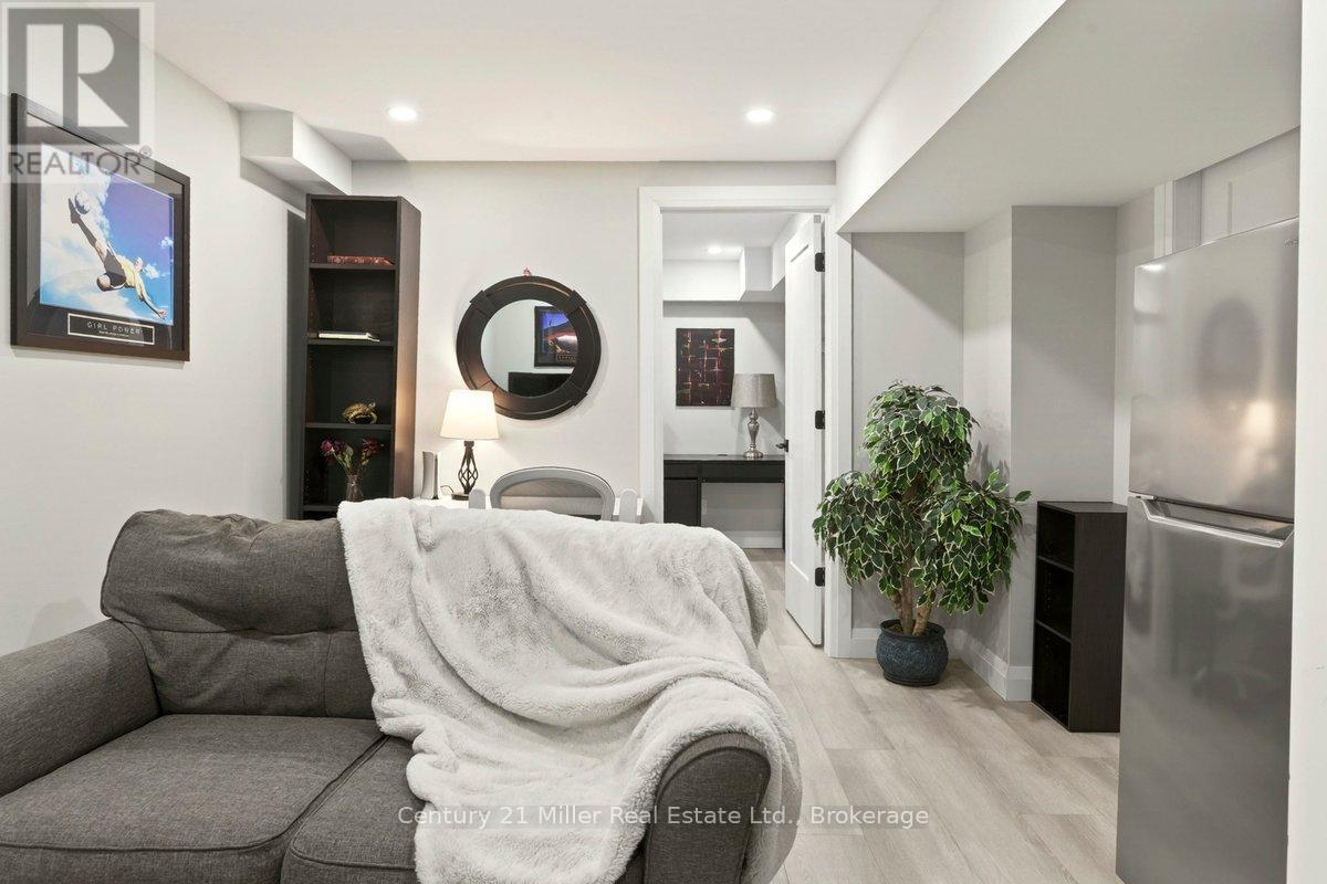 19 - 2006 Glenada Crescent, Oakville, Ontario  L6H 5R9 - Photo 36 - W13430198