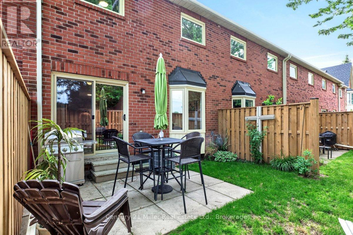 19 - 2006 Glenada Crescent, Oakville, Ontario  L6H 5R9 - Photo 43 - W13430198