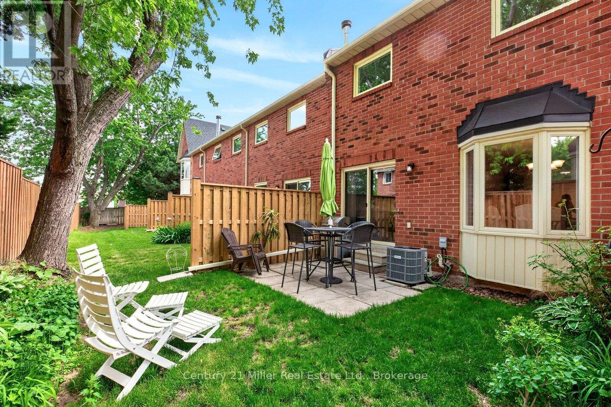 19 - 2006 Glenada Crescent, Oakville, Ontario  L6H 5R9 - Photo 45 - W13430198