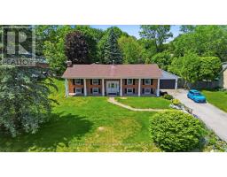 12 HUNTSMAN GATE, Hamilton, Ontario