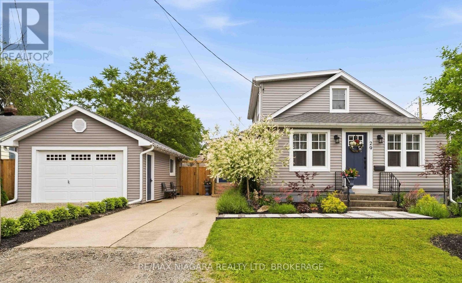 29 JOHNSTON STREET, St. Catharines, Ontario