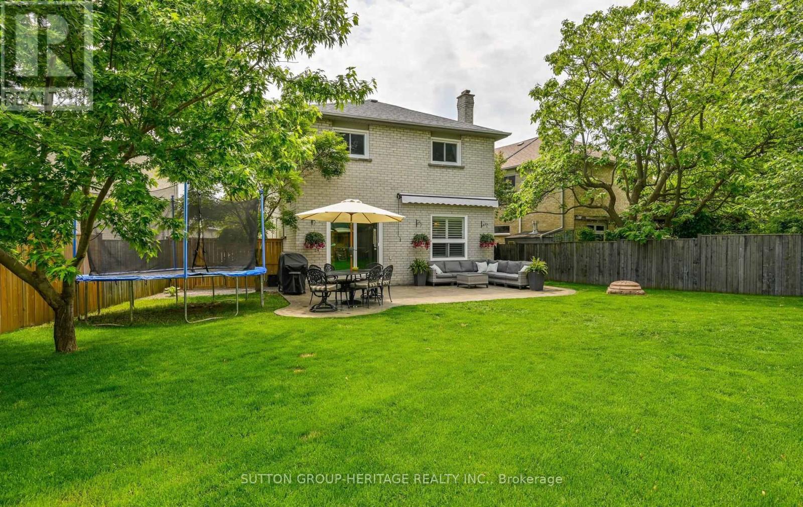680 Eramosa Crescent, Pickering, Ontario  L1V 5N4 - Photo 2 - E13428356