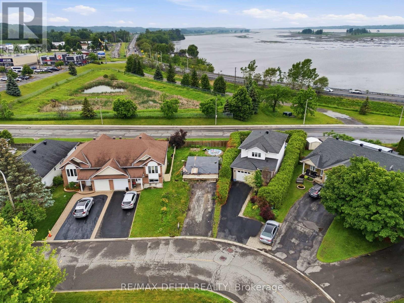 2165 Cecile Crescent, Clarence-Rockland, Ontario  K4K 1S4 - Photo 4 - X12845492