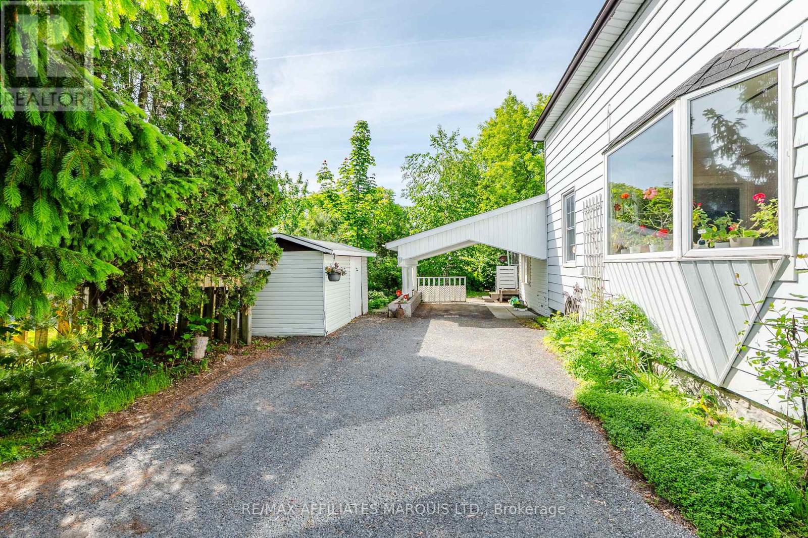10 Smith Avenue, Cornwall, Ontario  K6J 1E9 - Photo 3 - X13430110