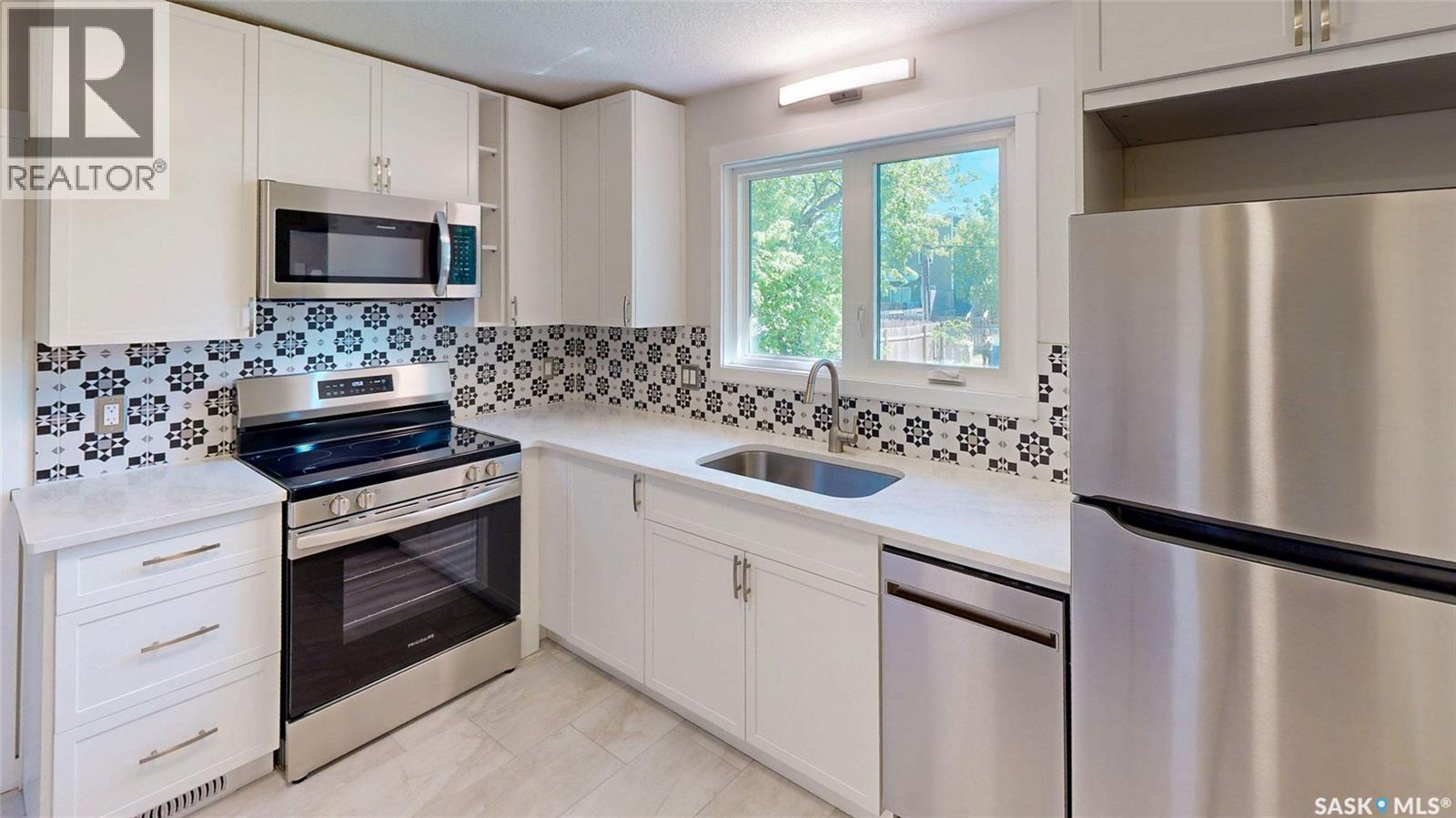 909 Arthur Street, Regina, Saskatchewan  S4T 4V6 - Photo 3 - SK038987