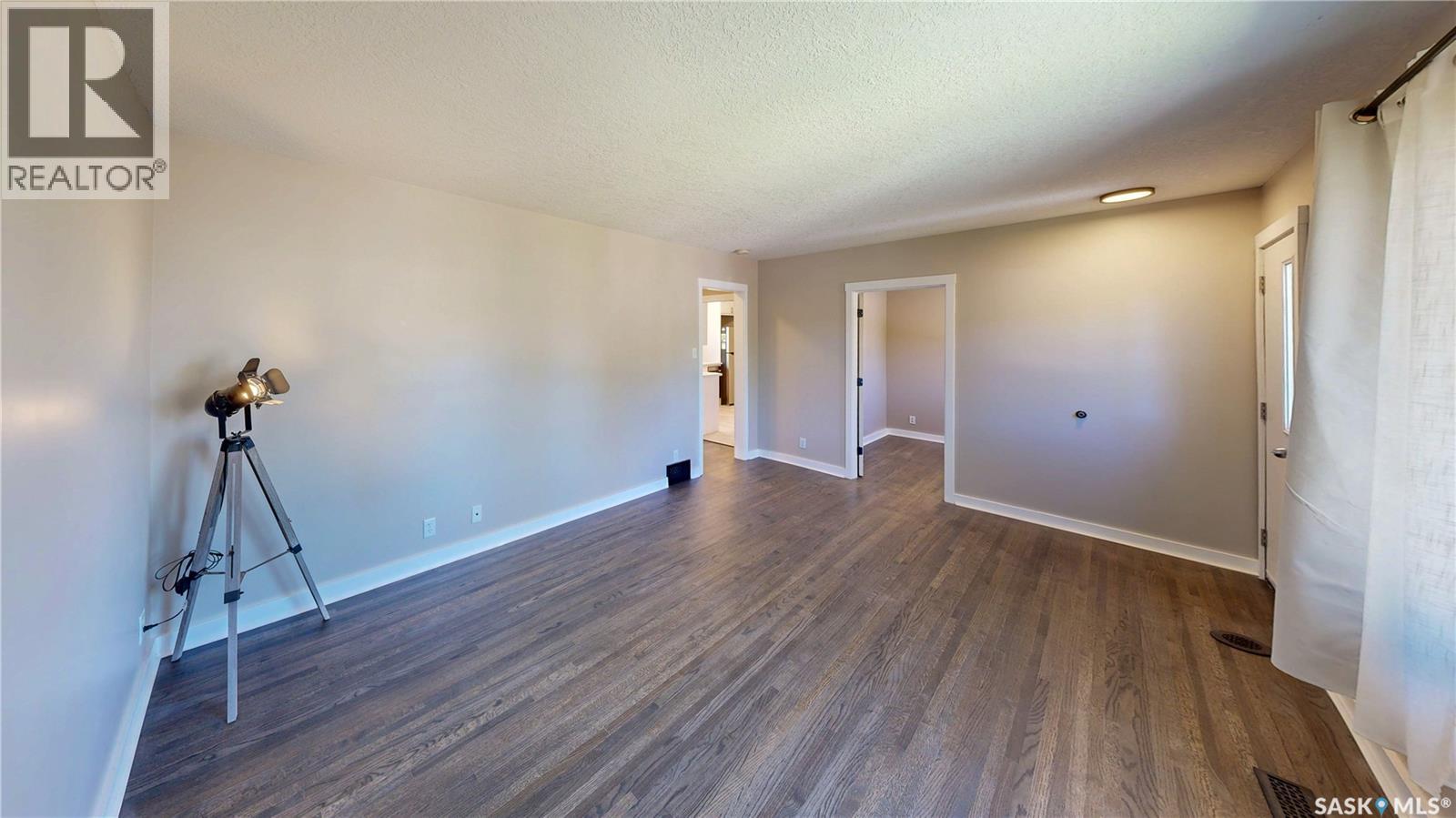 909 Arthur Street, Regina, Saskatchewan  S4T 4V6 - Photo 9 - SK038987