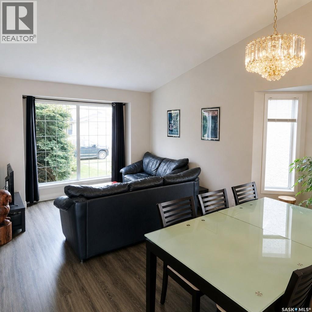 138 Lavalee Place, Saskatoon, Saskatchewan  S7J 5K7 - Photo 3 - SK038869