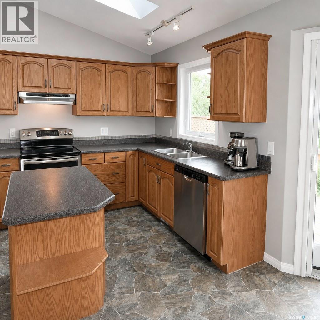 138 Lavalee Place, Saskatoon, Saskatchewan  S7J 5K7 - Photo 6 - SK038869