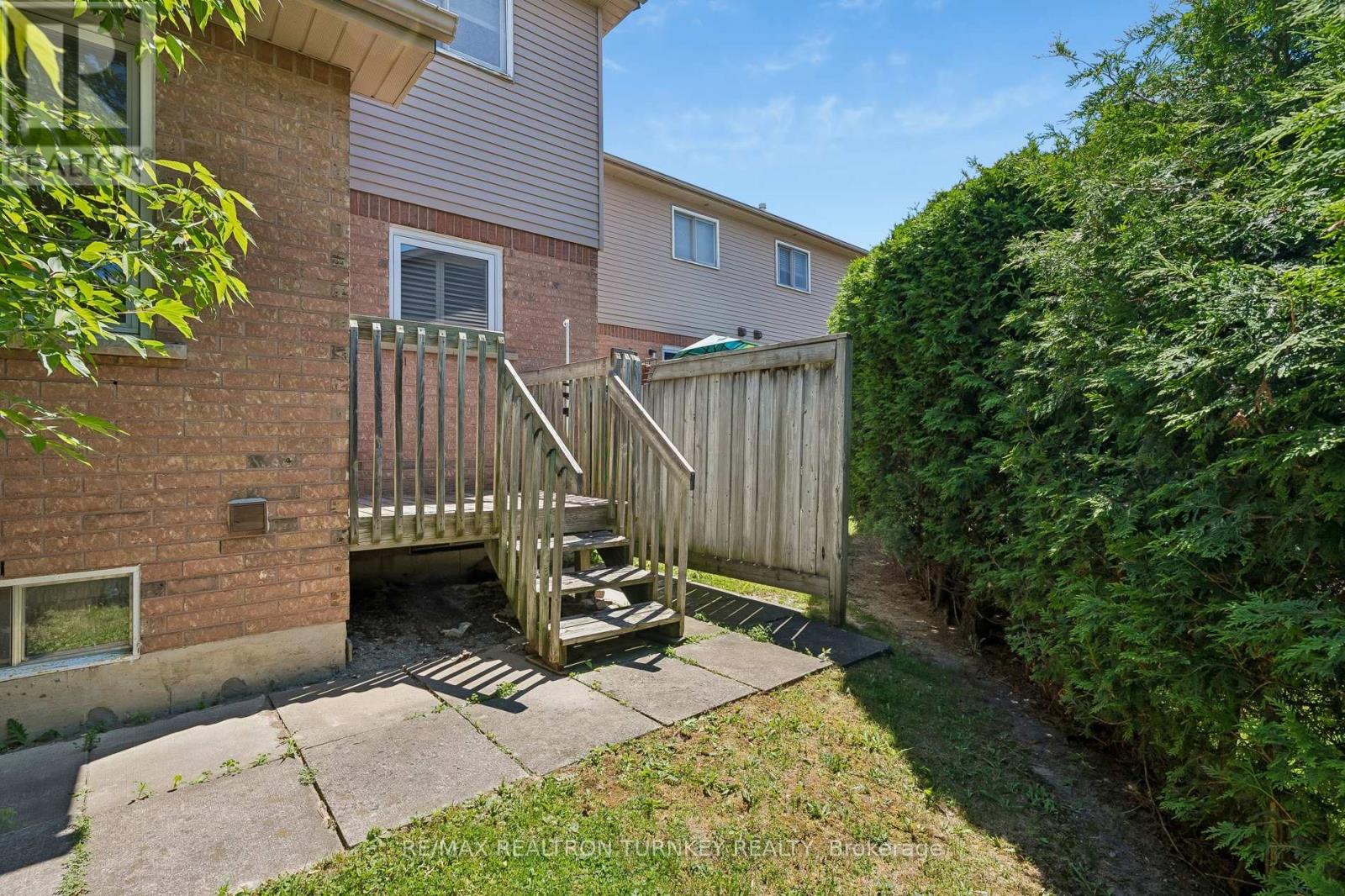 877 Playter Crescent, Newmarket, Ontario  L3X 1W8 - Photo 44 - N13428350