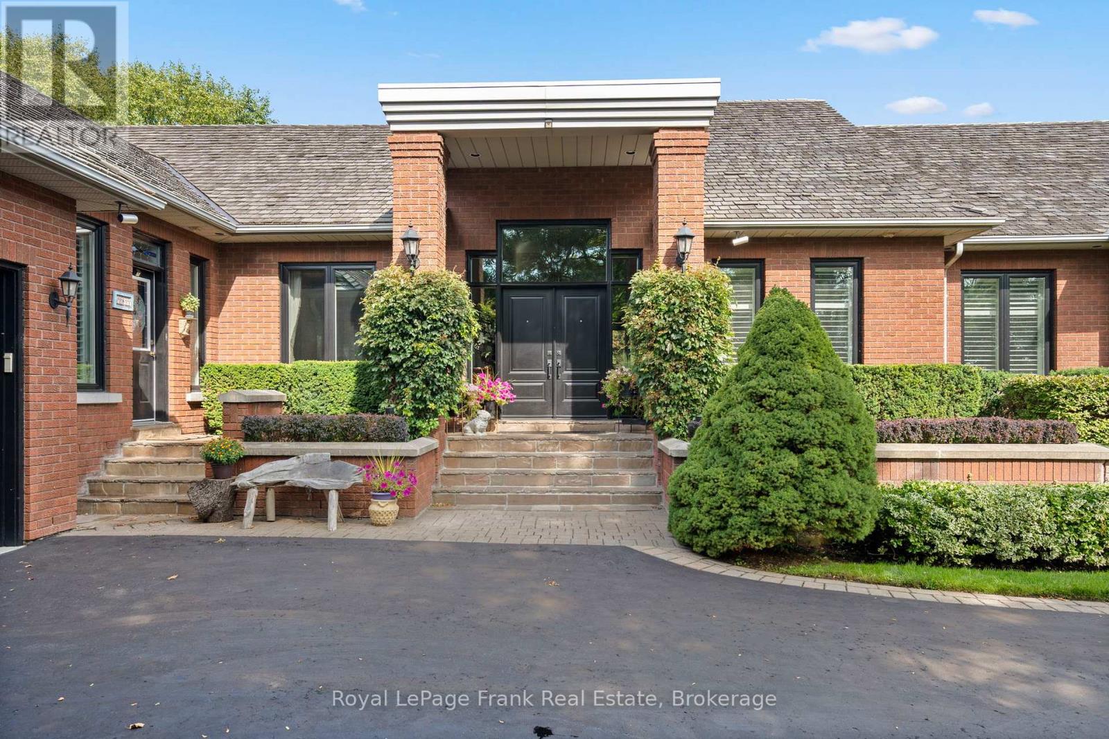 8 Buggey Lane, Ajax, Ontario  L1Z 1X4 - Photo 3 - E13430068