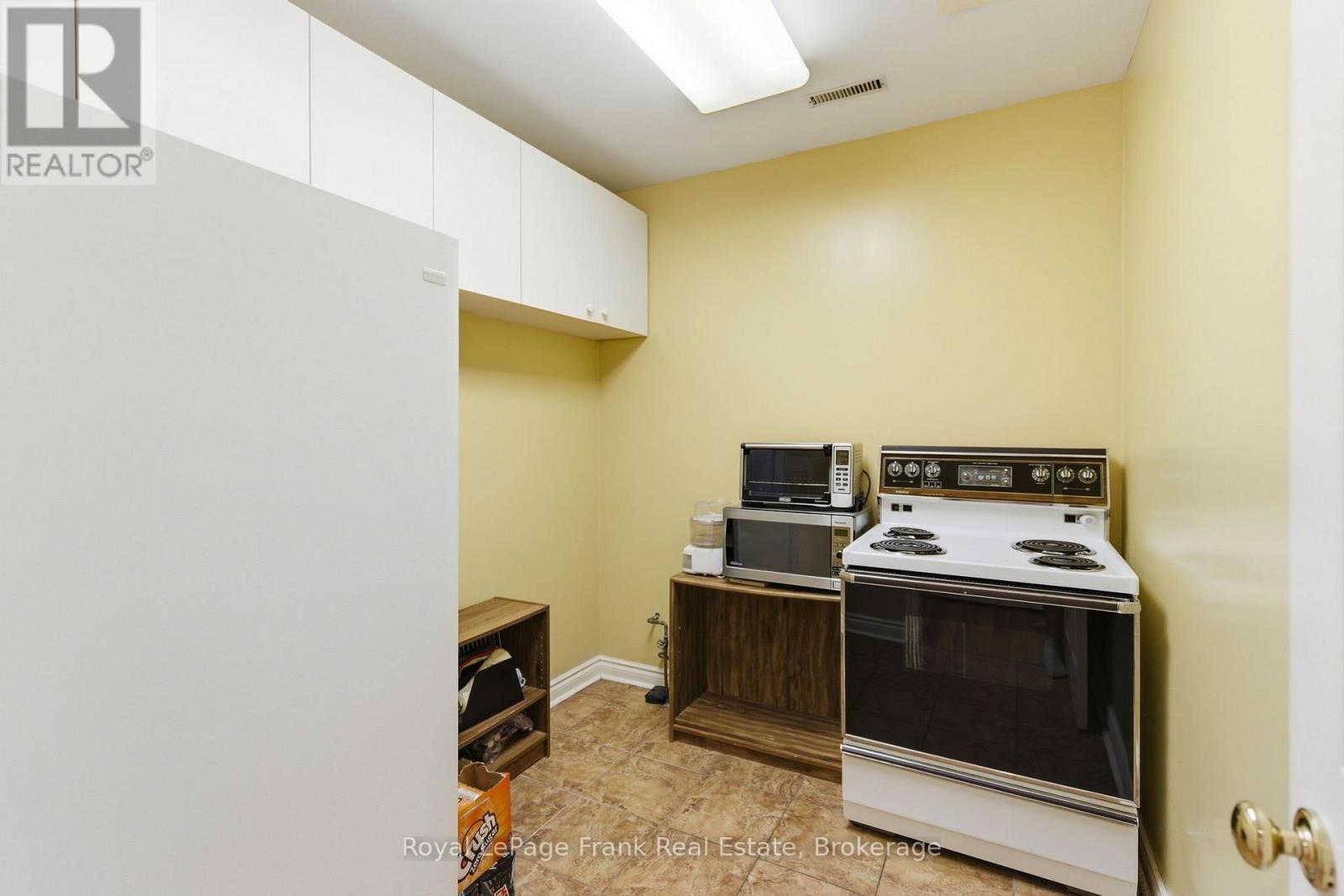 8 Buggey Lane, Ajax, Ontario  L1Z 1X4 - Photo 43 - E13430068