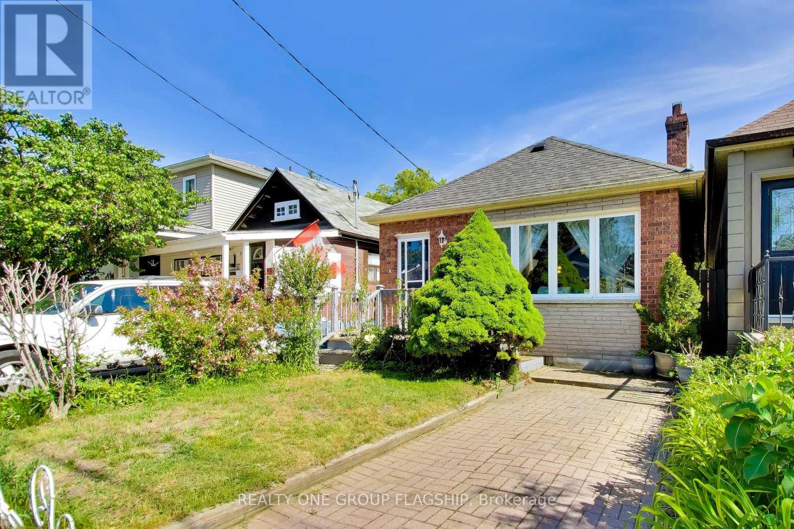 55 Frater Avenue, Toronto, Ontario  M4C 2H5 - Photo 3 - E13430188