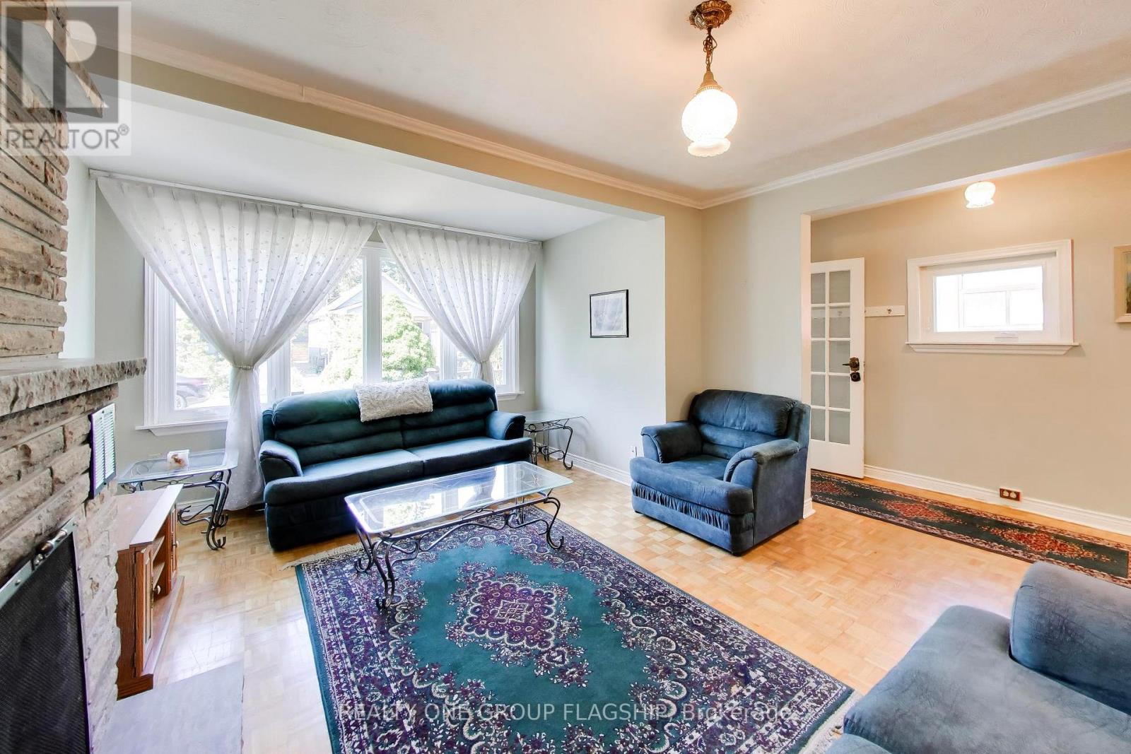 55 Frater Avenue, Toronto, Ontario  M4C 2H5 - Photo 7 - E13430188