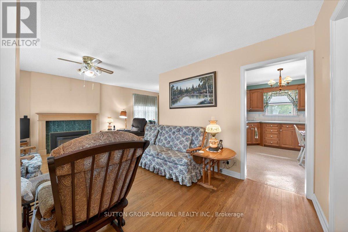 1984 Glendale Drive, Pickering, Ontario  L1V 1V7 - Photo 6 - E13430252