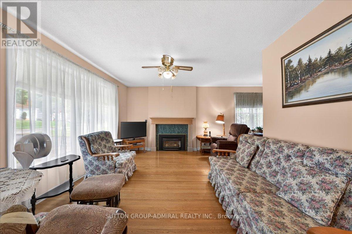 1984 Glendale Drive, Pickering, Ontario  L1V 1V7 - Photo 8 - E13430252