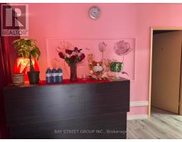 2 - 95 WEST BEAVER CREEK ROAD, Richmond Hill, Ontario