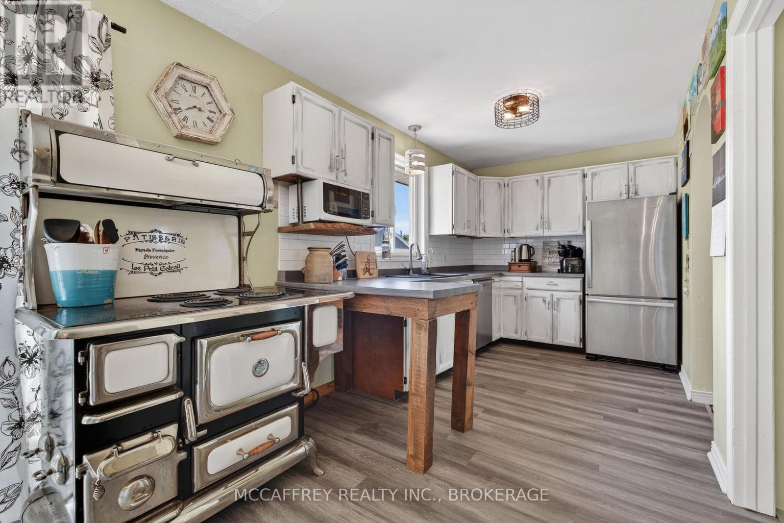 26 Dollar Crescent, Greater Napanee, Ontario  K7R 3K7 - Photo 8 - X13121406