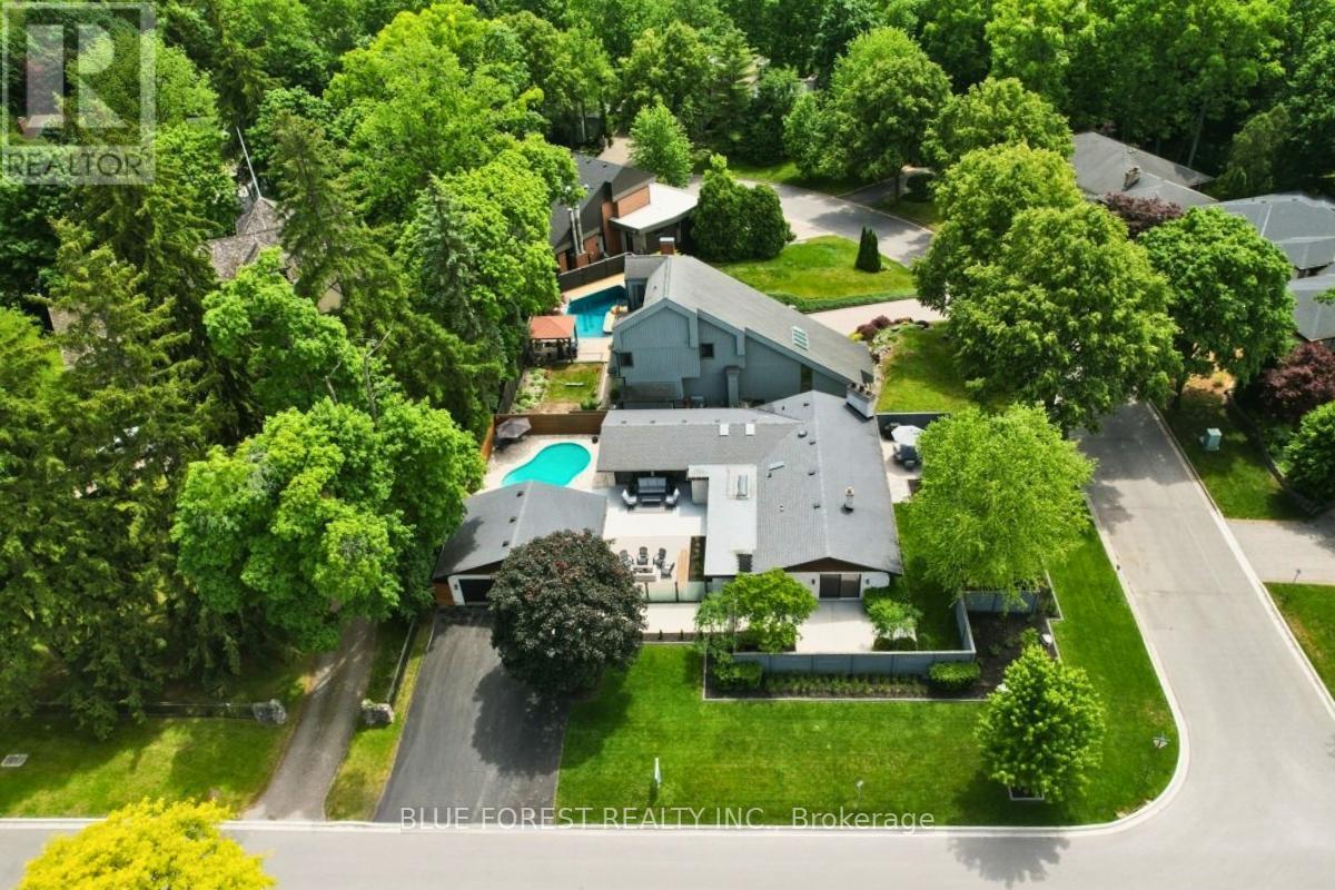 2 Hampton Crescent, London North, Ontario  N6H 2N8 - Photo 1 - X13430292