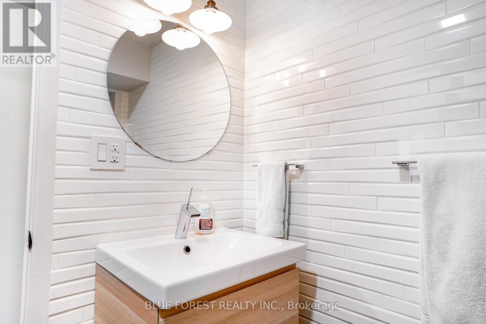 2 Hampton Crescent, London North, Ontario  N6H 2N8 - Photo 45 - X13430292
