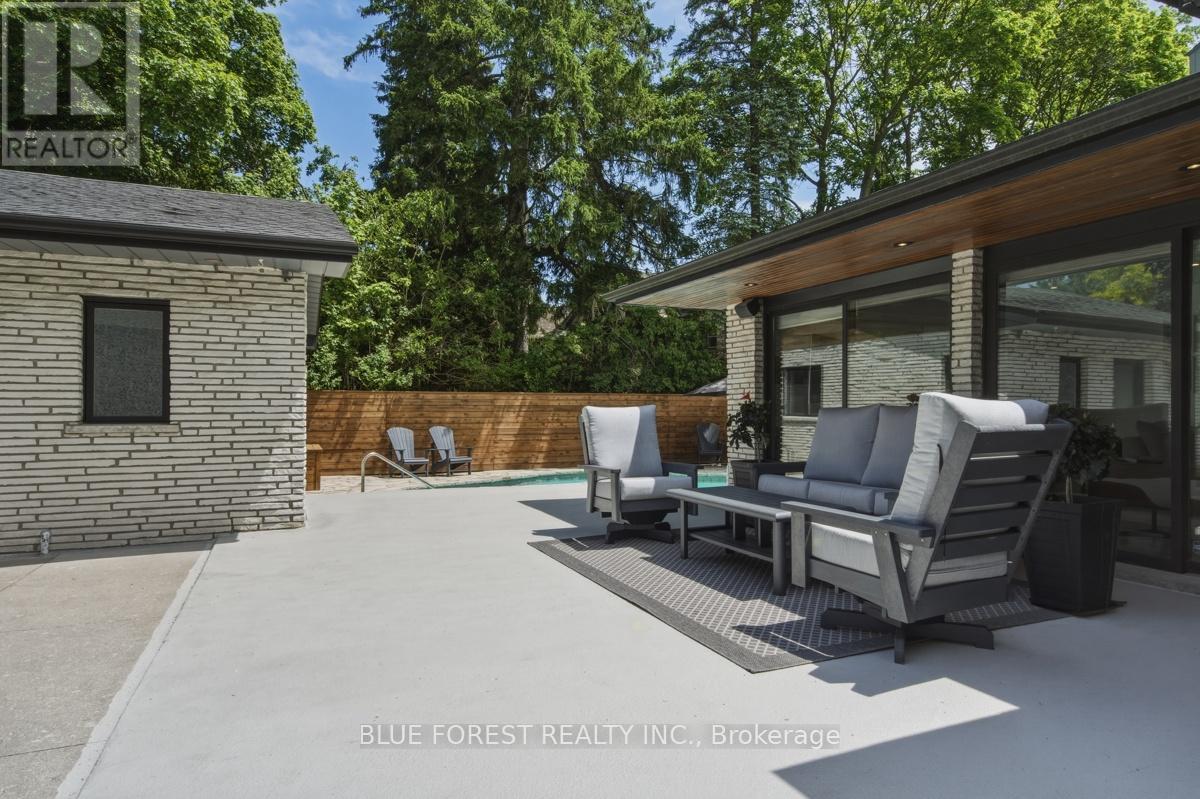 2 Hampton Crescent, London North, Ontario  N6H 2N8 - Photo 47 - X13430292