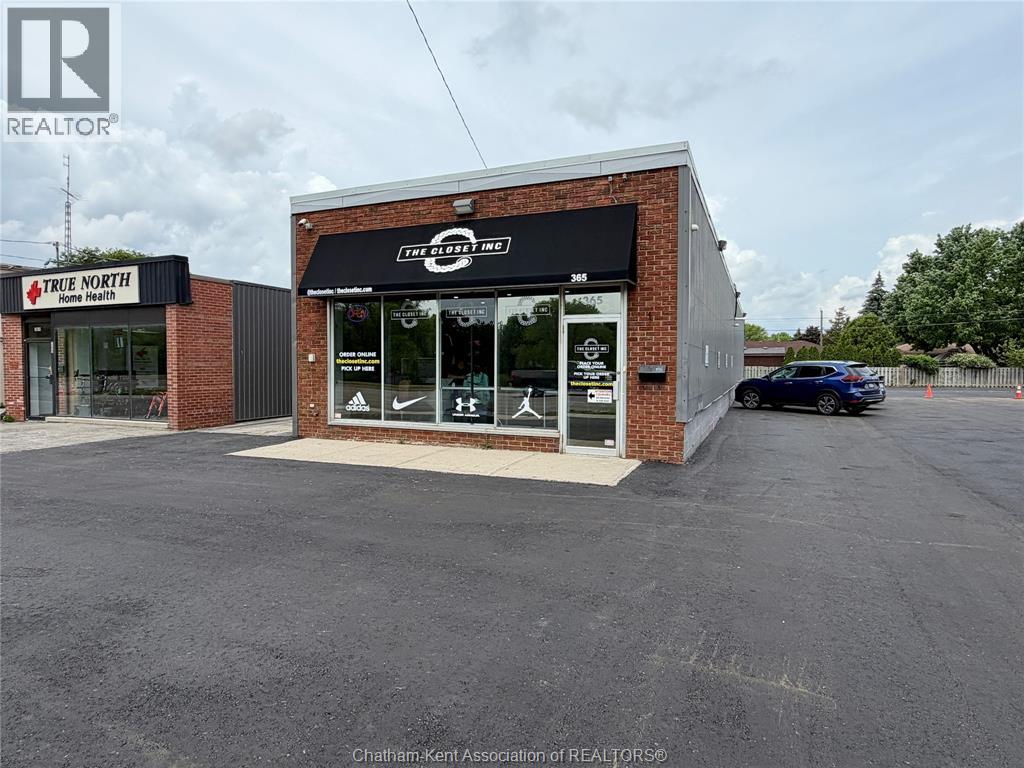 MLS# 26013721: 365 Grand AVENUE West, Chatham, Canada