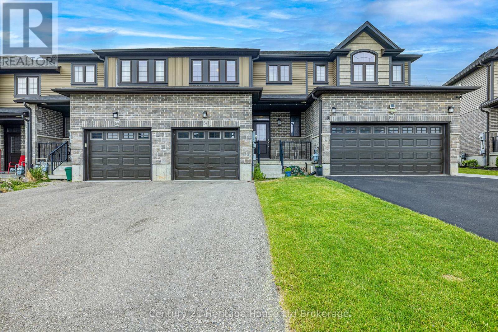 194 Links Crescent, Woodstock, Ontario  N4T 0L9 - Photo 1 - X13430346