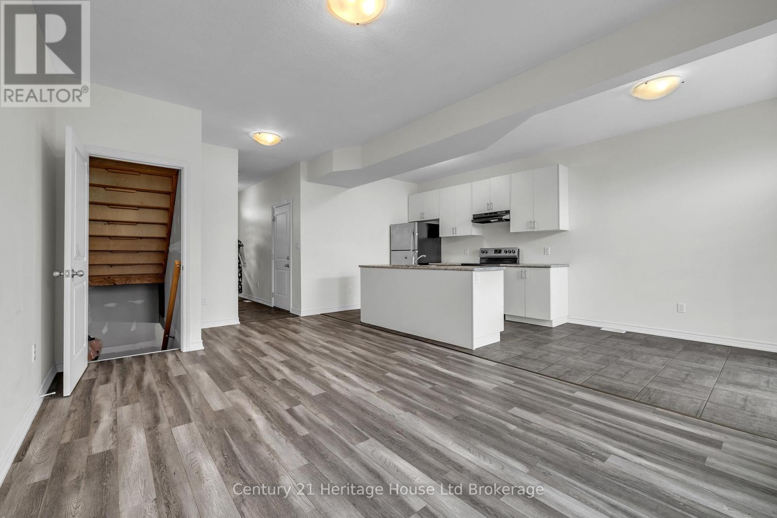 194 Links Crescent, Woodstock, Ontario  N4T 0L9 - Photo 5 - X13430346