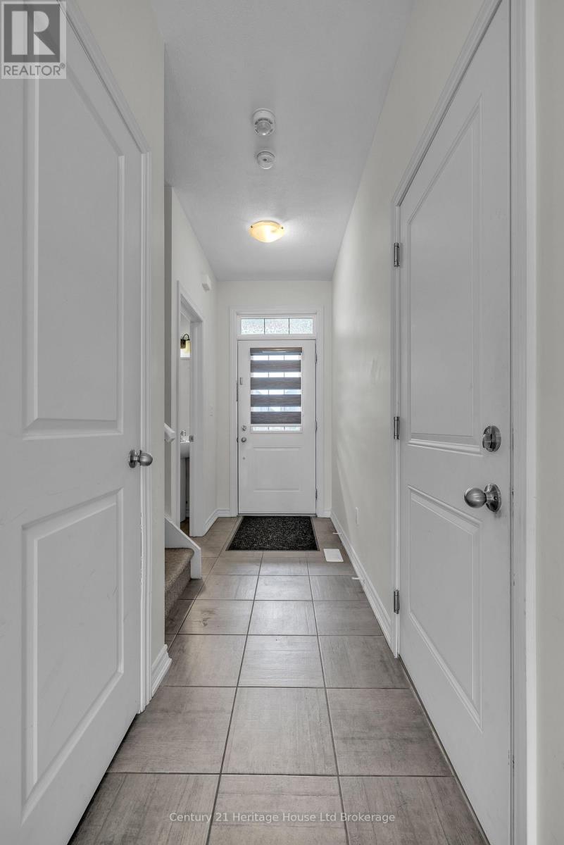 194 Links Crescent, Woodstock, Ontario  N4T 0L9 - Photo 7 - X13430346