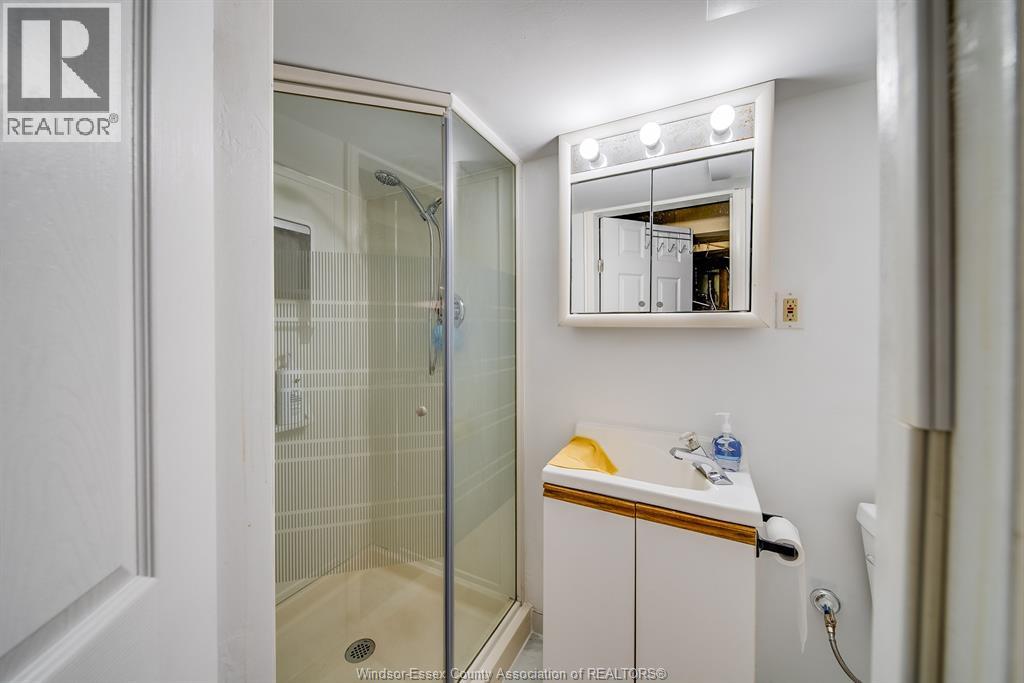 3063 Bruce Avenue, Windsor, Ontario  N9E 1W3 - Photo 35 - 26013340