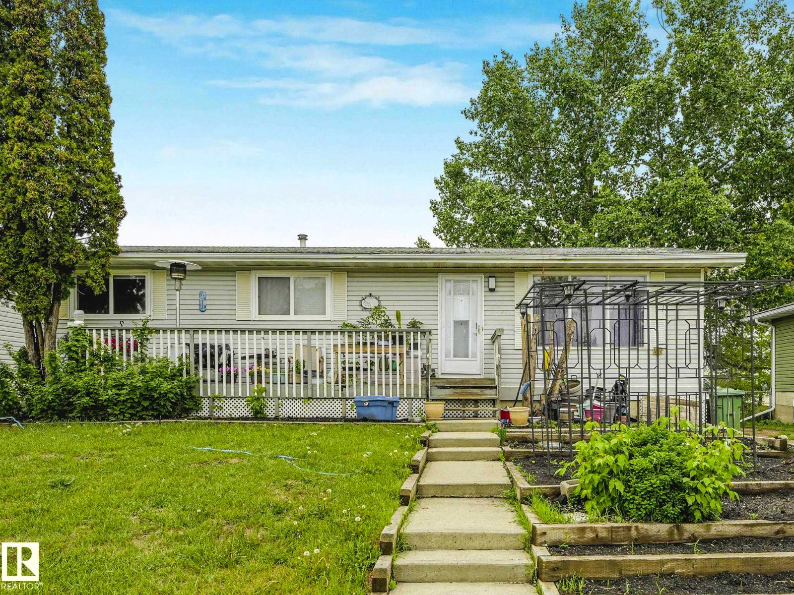 4902 52 AV, Beaumont, Alberta