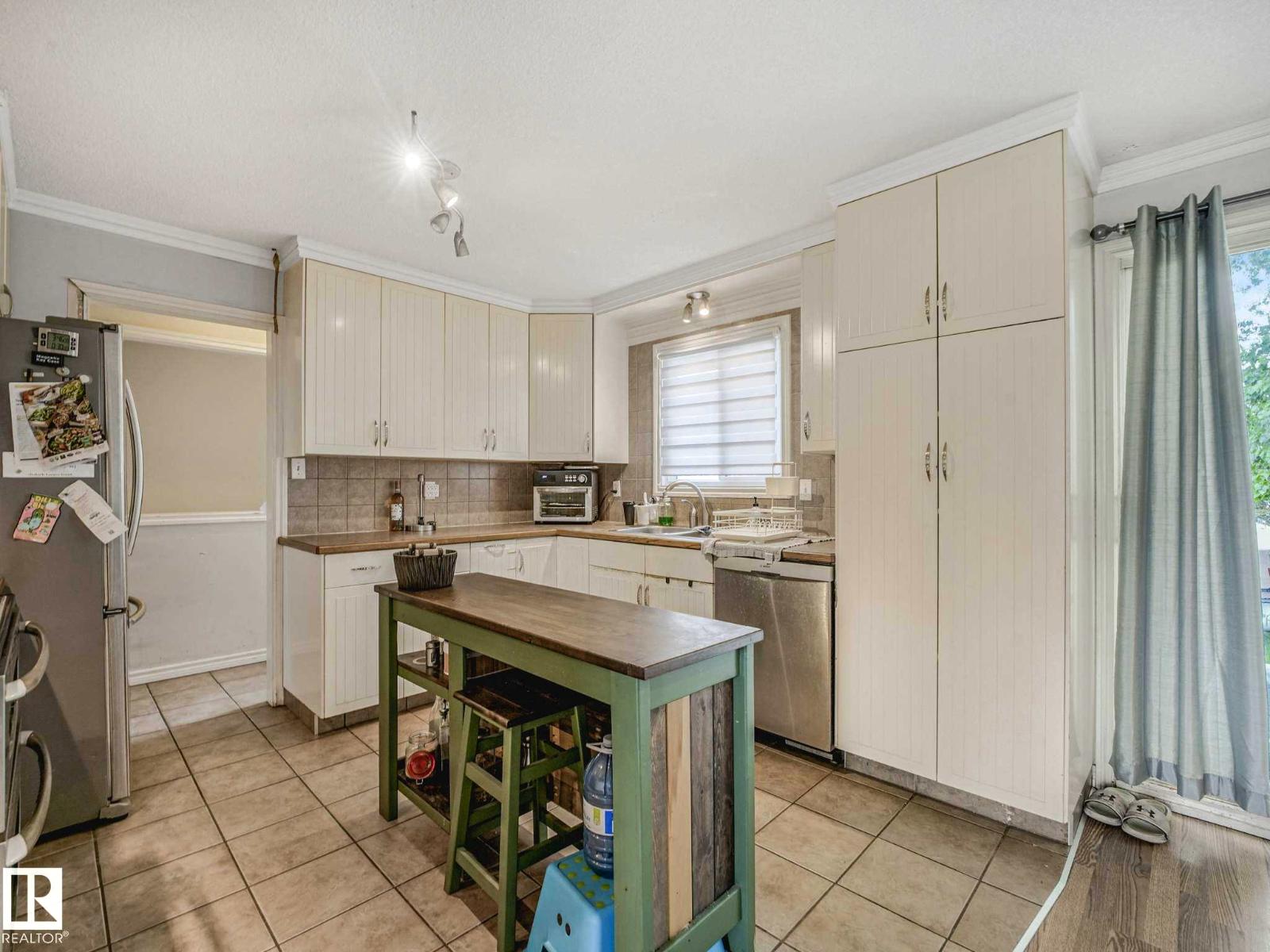 4902 52 Av, Beaumont, Alberta  T4X 1H6 - Photo 13 - E4492967