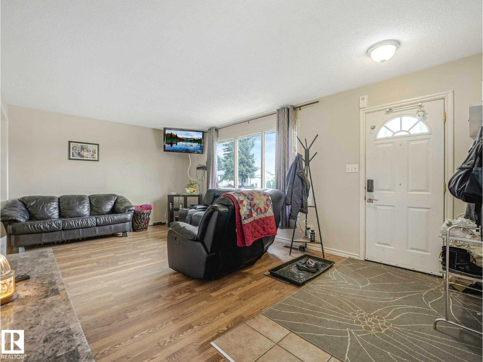 4902 52 Av, Beaumont, Alberta  T4X 1H6 - Photo 5 - E4492967