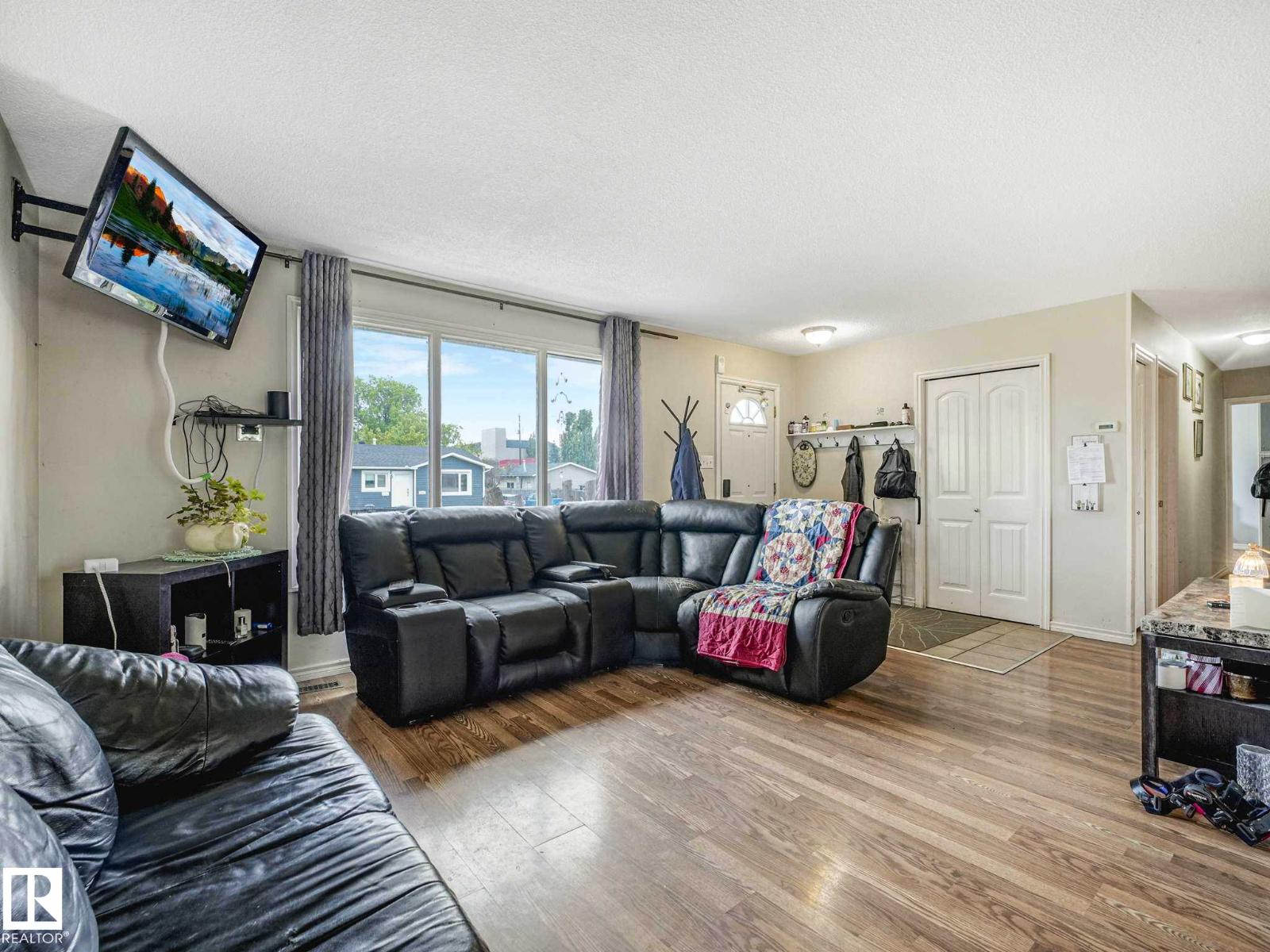 4902 52 Av, Beaumont, Alberta  T4X 1H6 - Photo 9 - E4492967