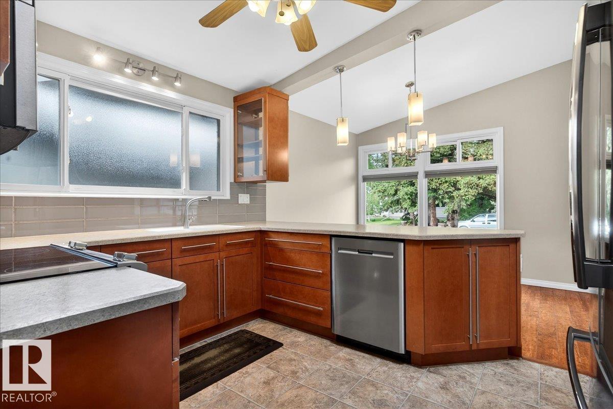 15302 76 Av NW, Edmonton, Alberta  T5R 3A3 - Photo 10 - E4492970