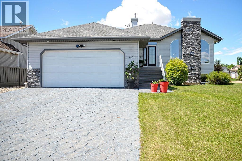 5134 53 Street, Daysland, Alberta  T0B 1A0 - Photo 1 - A2320137