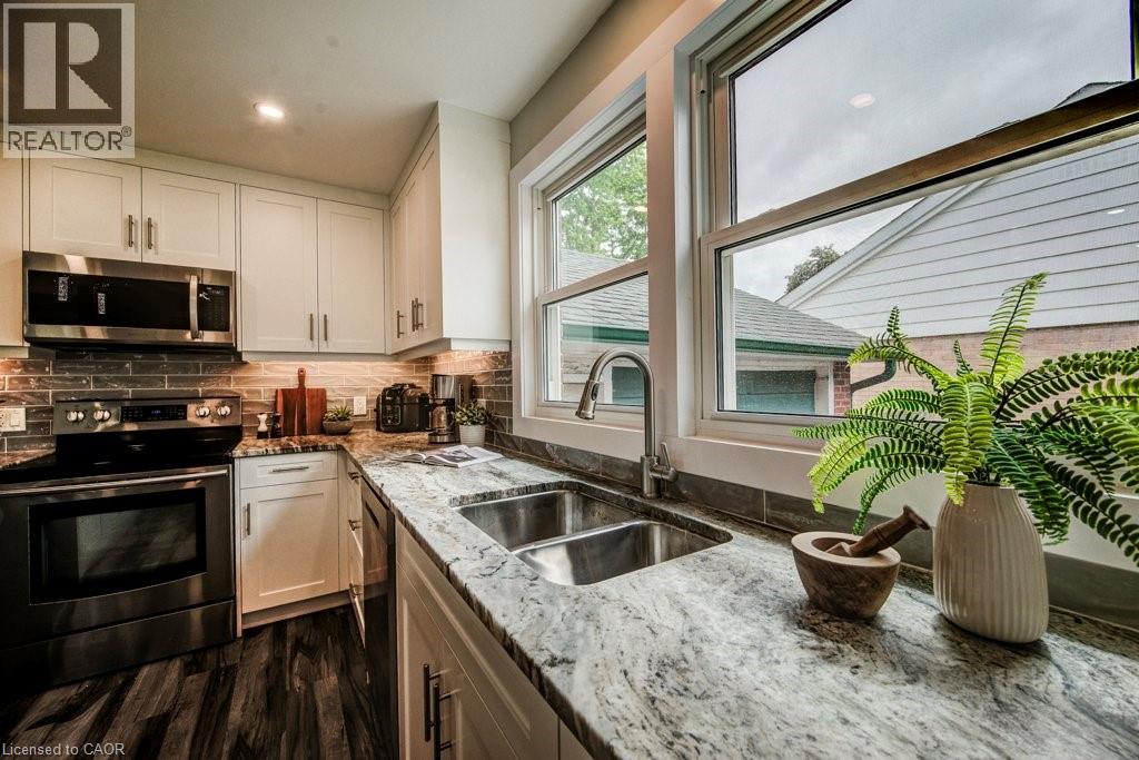 24 Belmont Avenue E, Kitchener, Ontario  N2M 4B9 - Photo 12 - 40838502