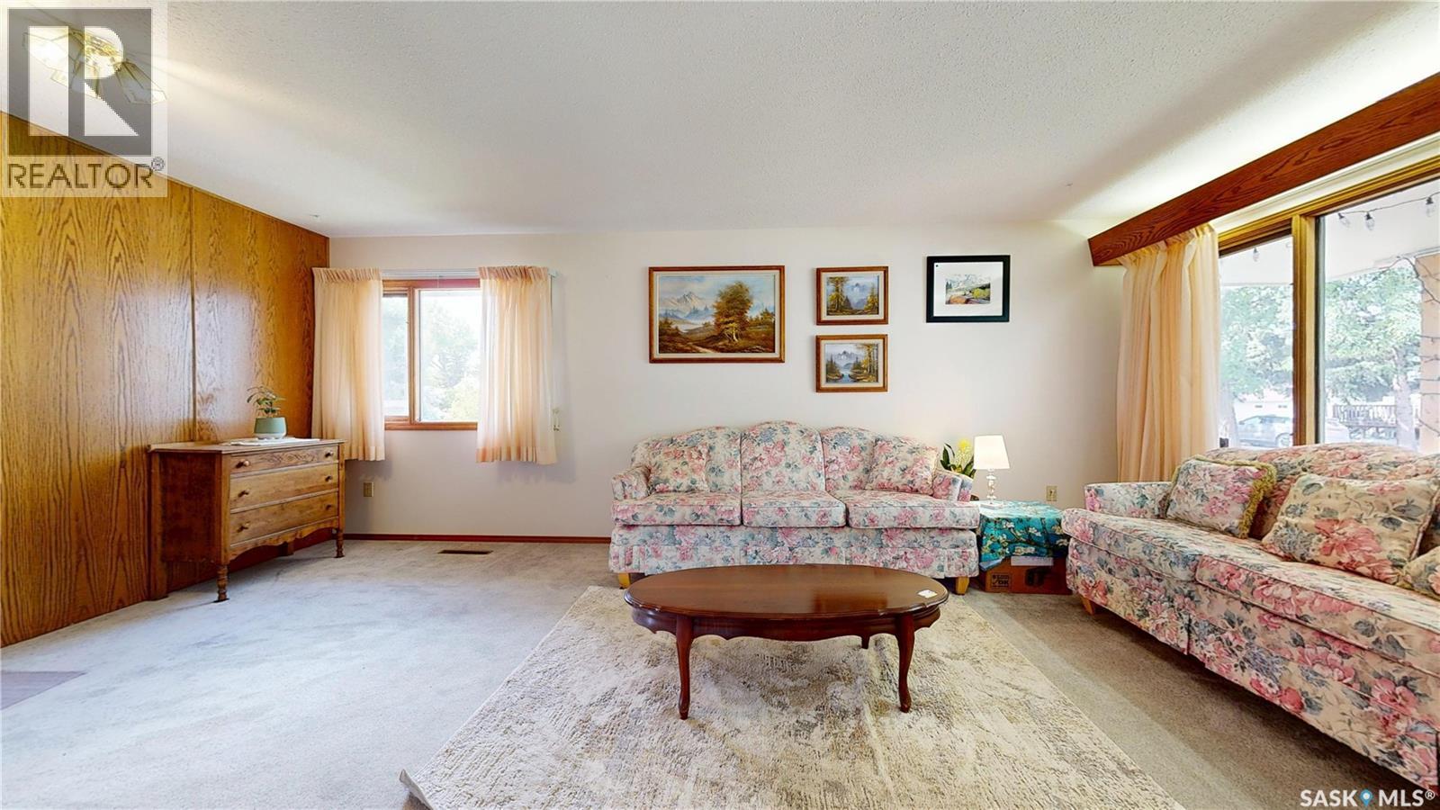 210 Cypress Street, Maple Creek, Saskatchewan  S0N 1N0 - Photo 6 - SK038820