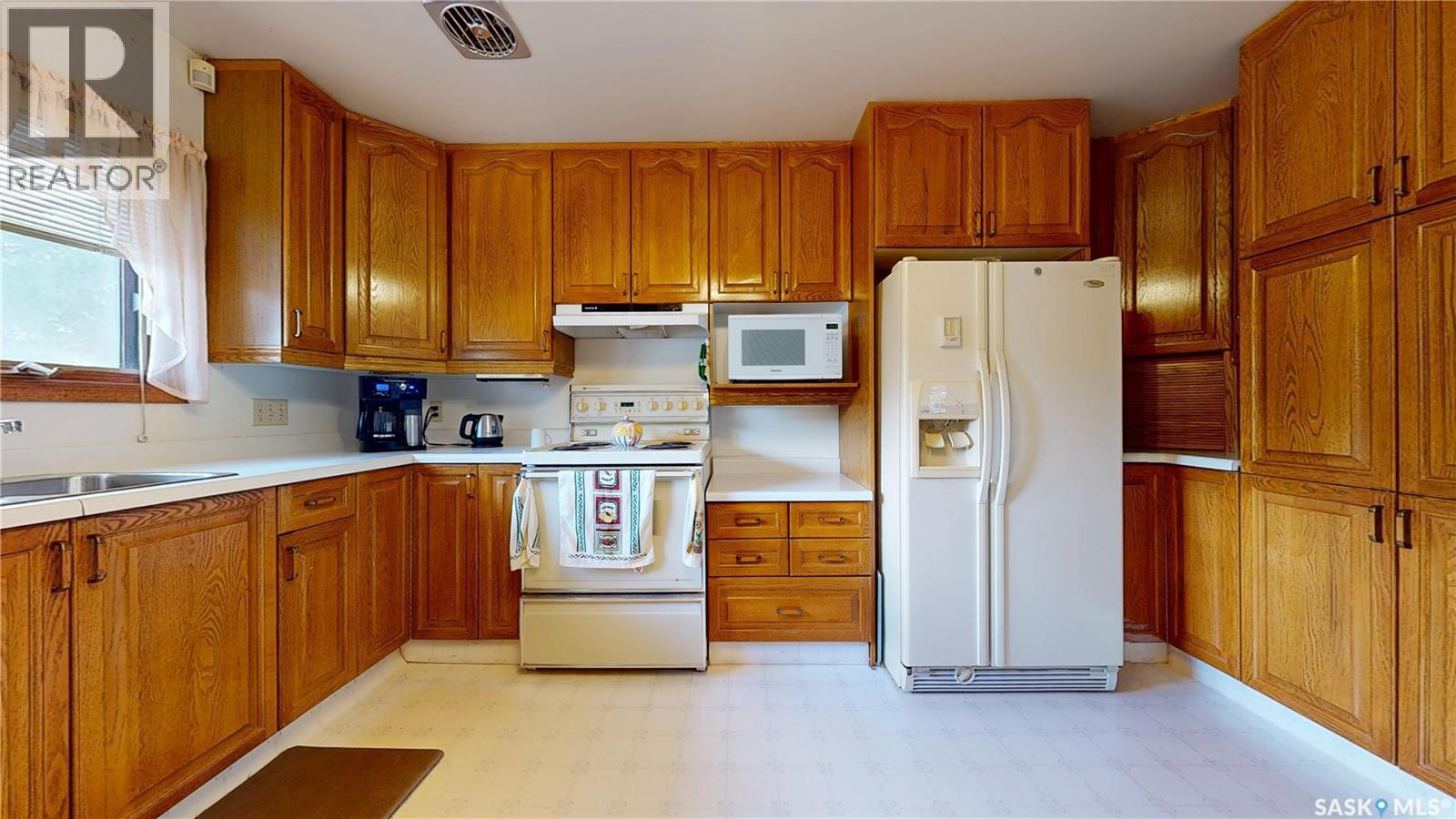 210 Cypress Street, Maple Creek, Saskatchewan  S0N 1N0 - Photo 18 - SK038820