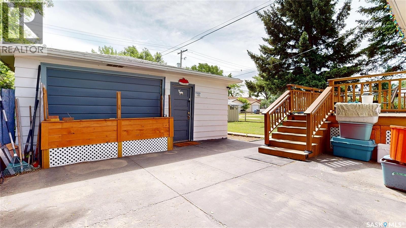 210 Cypress Street, Maple Creek, Saskatchewan  S0N 1N0 - Photo 47 - SK038820